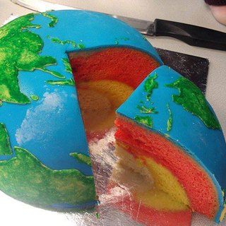 Illustration for article titled Stop Everything and Look at the Greatest Science Cake Ever